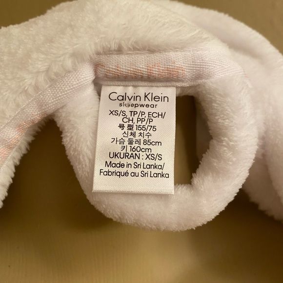 Calvin Klein bath robe - Picture 8 of 16